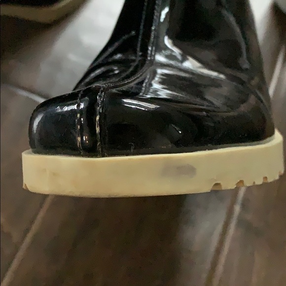 Banana Republic heeled rain boots - Picture 5 of 5